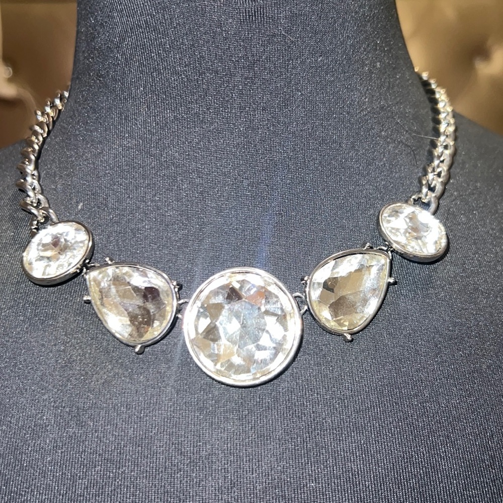 Round and Teardrop Shape white Rhinestone Necklace